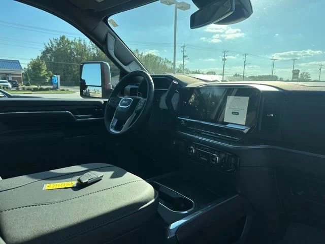 2026 GMC Sierra 2500HD SLT - Photo 8