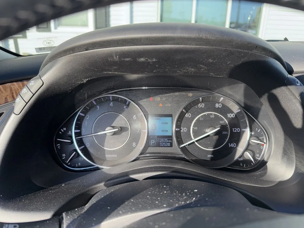 Used 2018 Black Nissan SL image 1