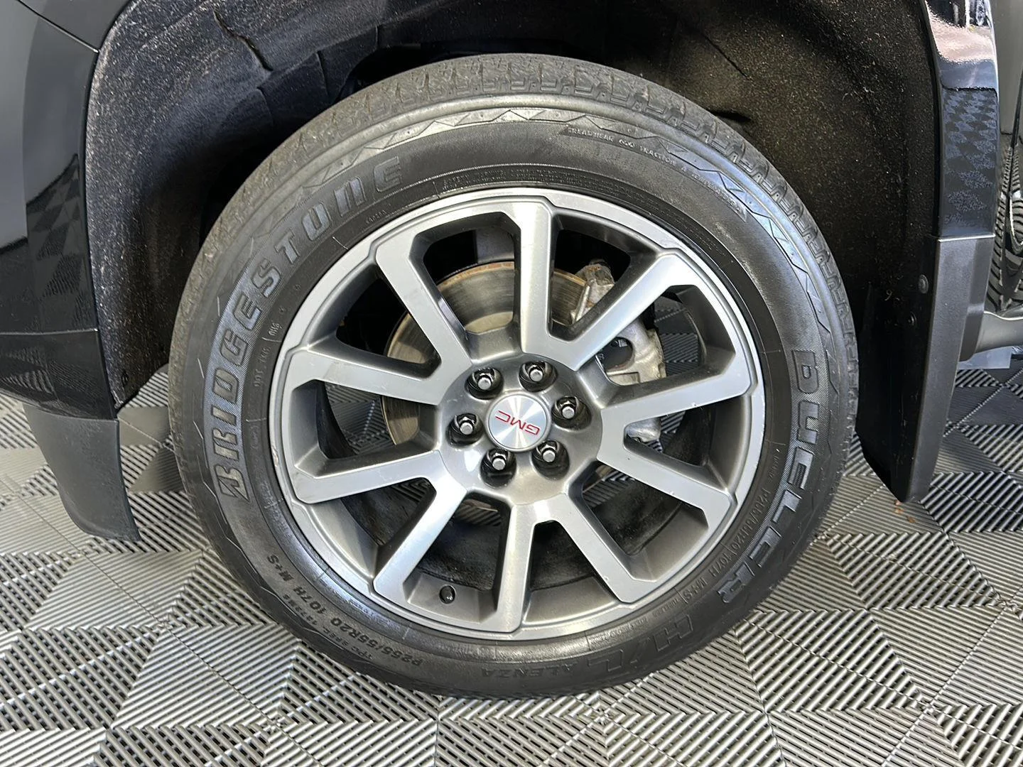 Used 2022 Onyx Black GMC 4WD Denali image 6