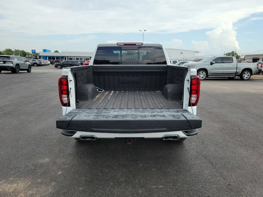 Used 2022 Summit White GMC Elevation image 26