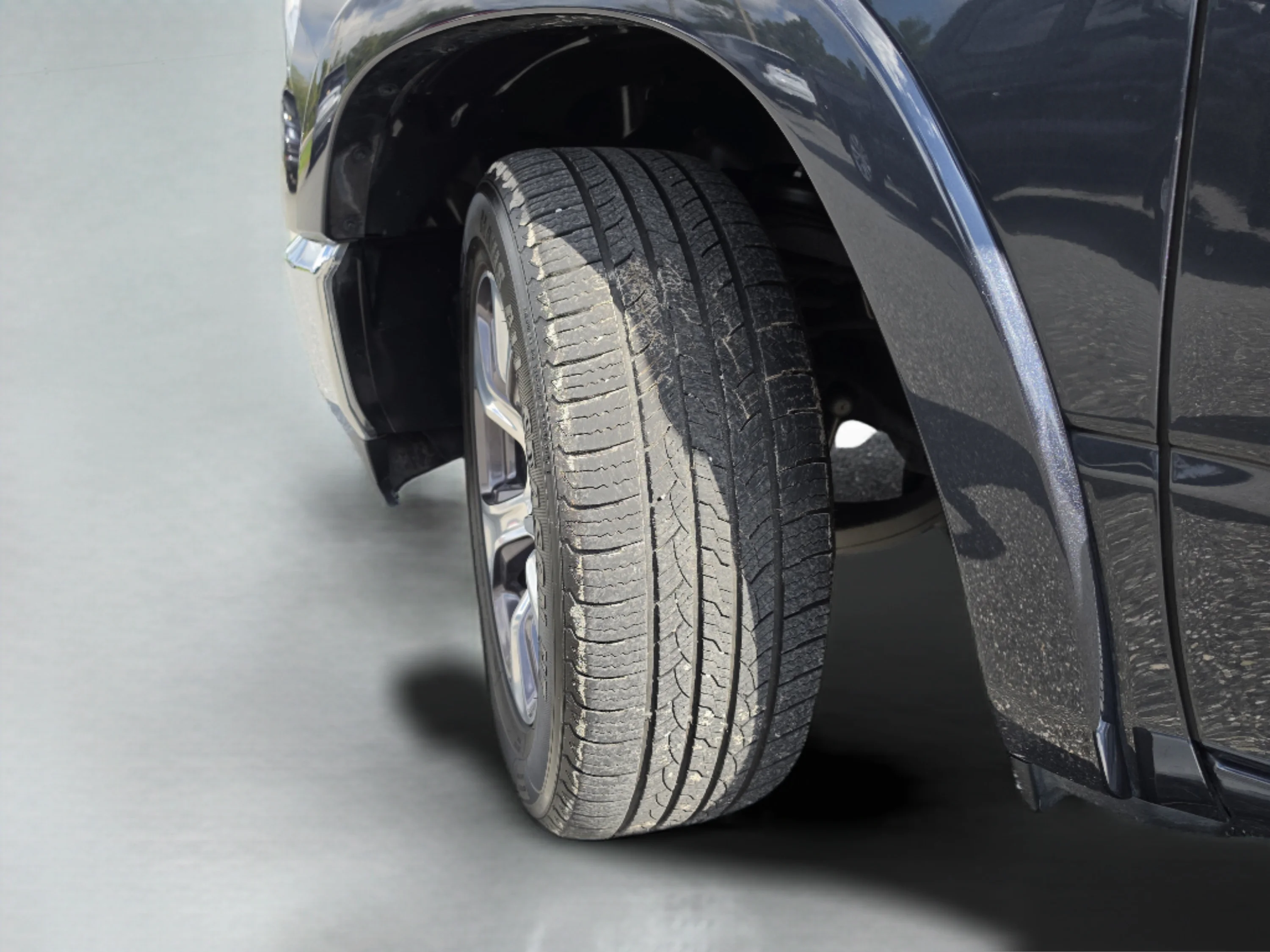 Used 2019 Maximum Steel Metallic Clearcoat Ram Laramie image 40