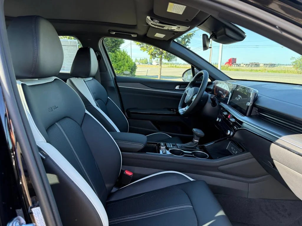 New 2026 Aurora Black Pearl Kia GT-Line image 11