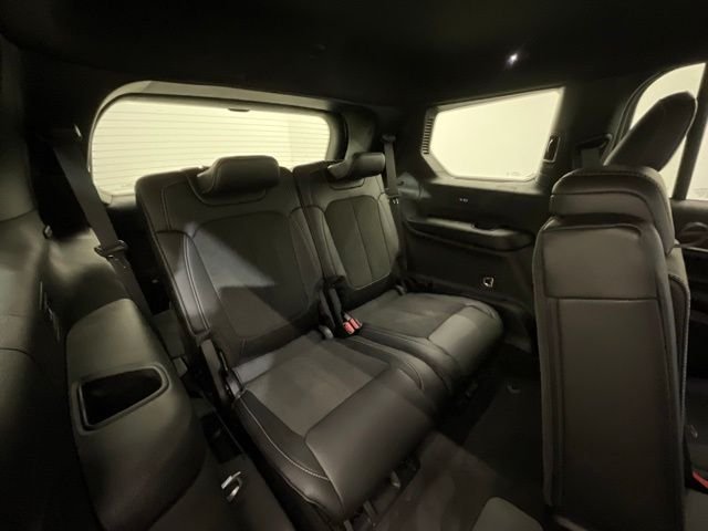 New 2026 Bright White Clear-Coat Exterior Paint Jeep Altitude image 26