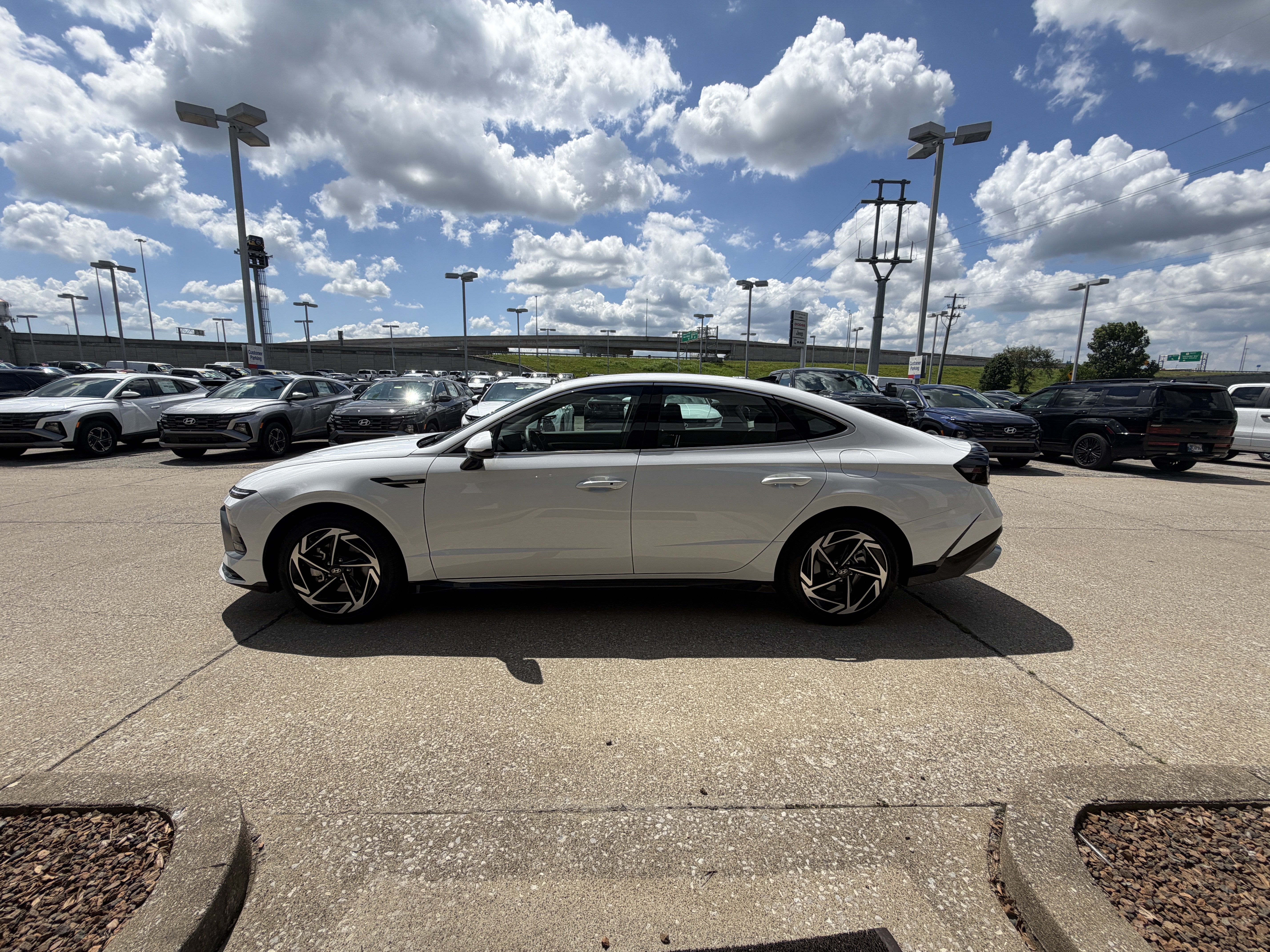 2026 Hyundai Sonata SEL - Photo 10