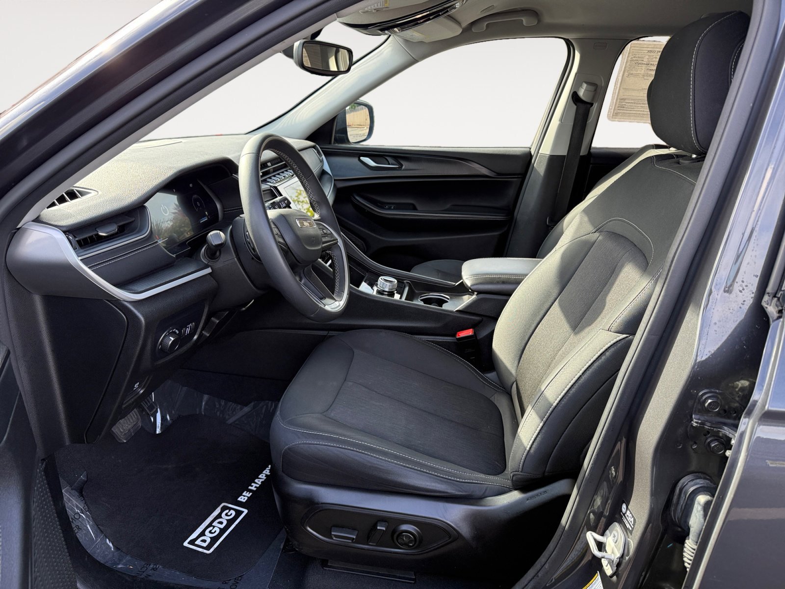 Used 2024 Gray Metallic Jeep Laredo image 10