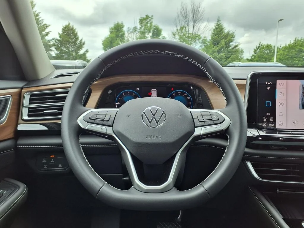 New 2026 Deep Black Pearl Volkswagen 2.0T SE w/Technology image 14