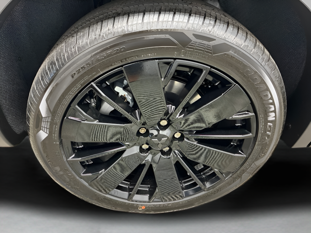 New 2026 White Diamond Mitsubishi LE image 39