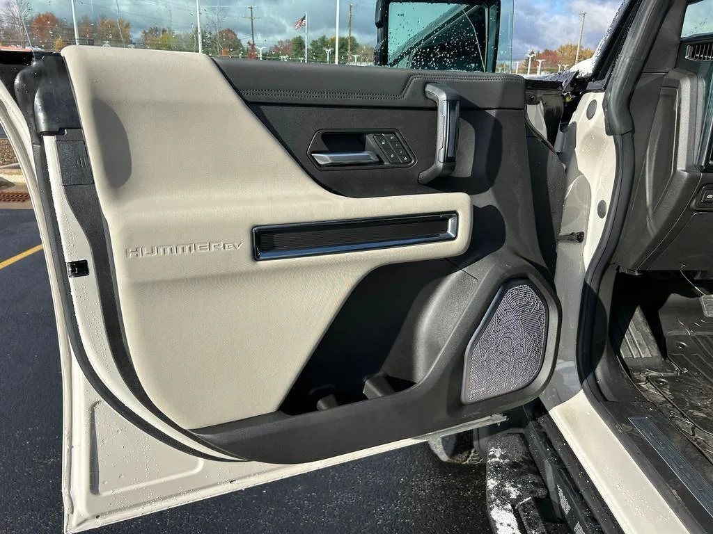 New 2026 G42/White GMC 2X image 5