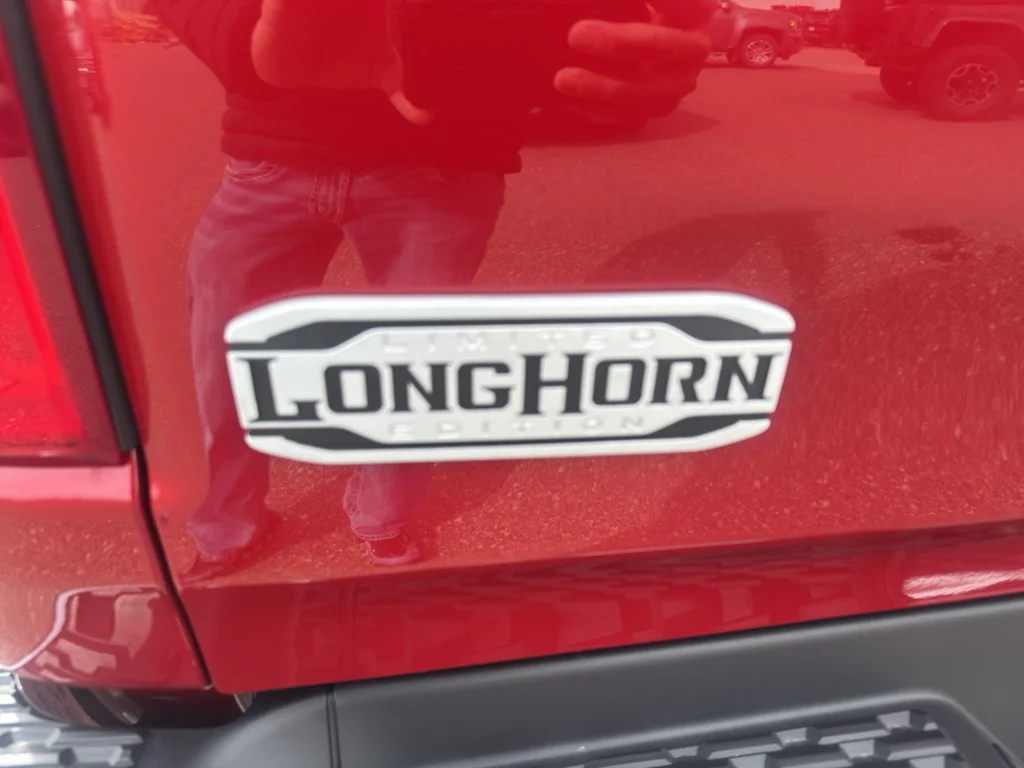 New 2026 Molten Red Pearl-Coat Exterior Paint RAM Longhorn image 9