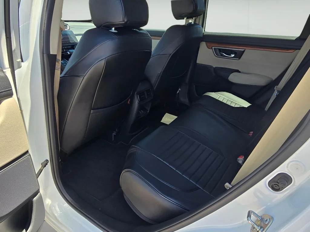 Used 2018 White Diamond Pearl Honda EX image 21