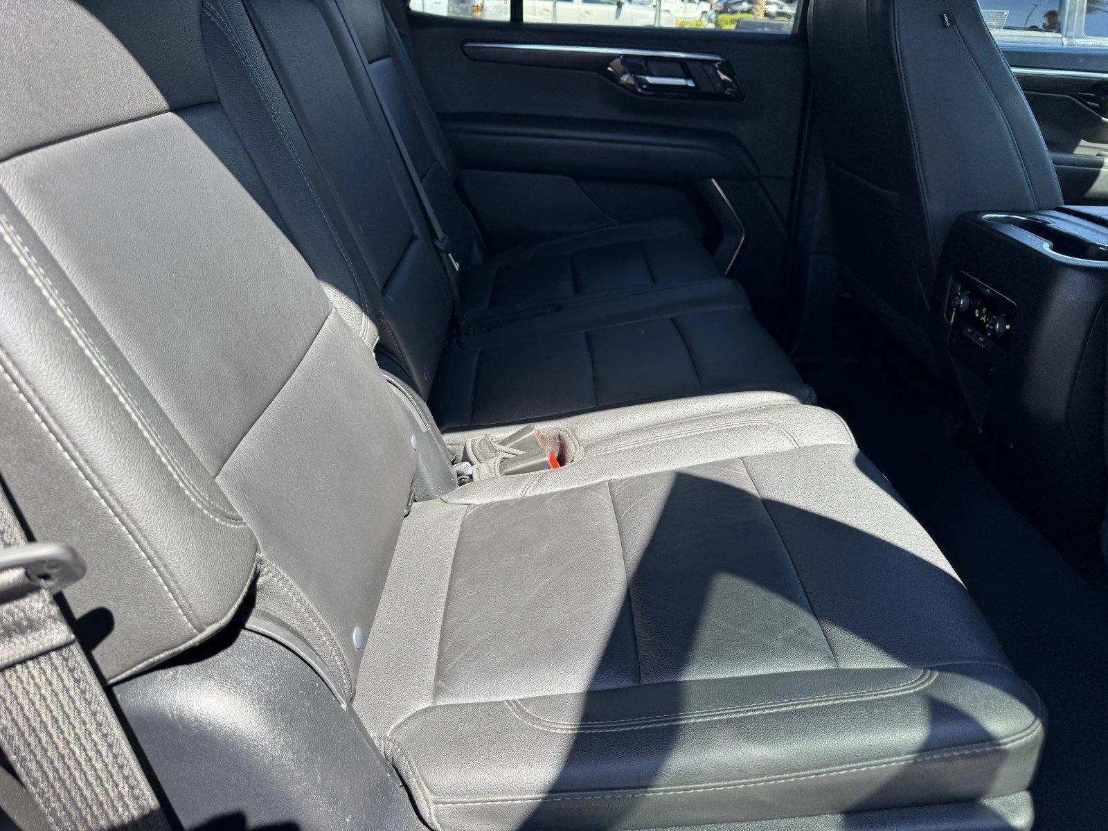 Used 2025 Summit White Chevrolet LT image 10