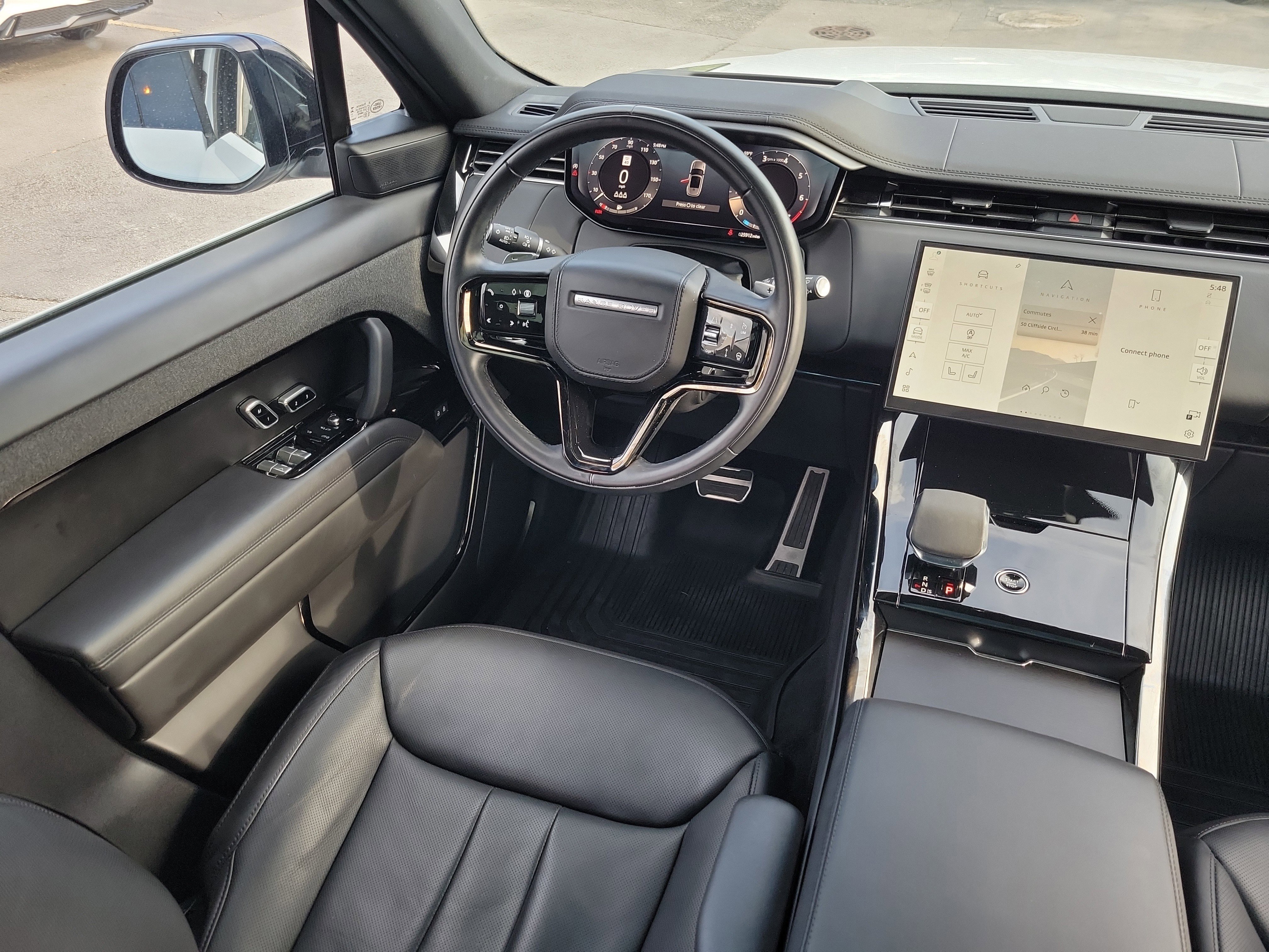 Used 2024 White Land Rover Dynamic SE image 17