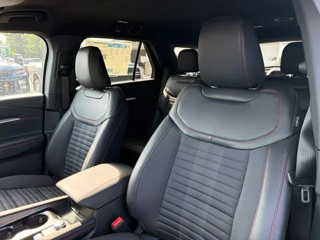 New 2026 Space White Metallic Ford ST-Line image 19