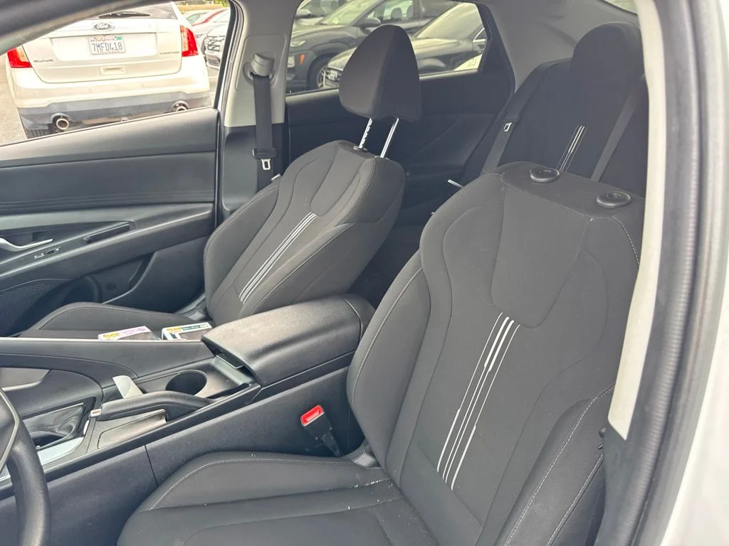 Used 2024 White Hyundai SEL image 6