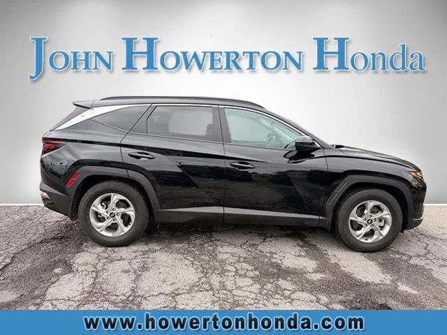 Used 2024 Black Hyundai SEL image 3