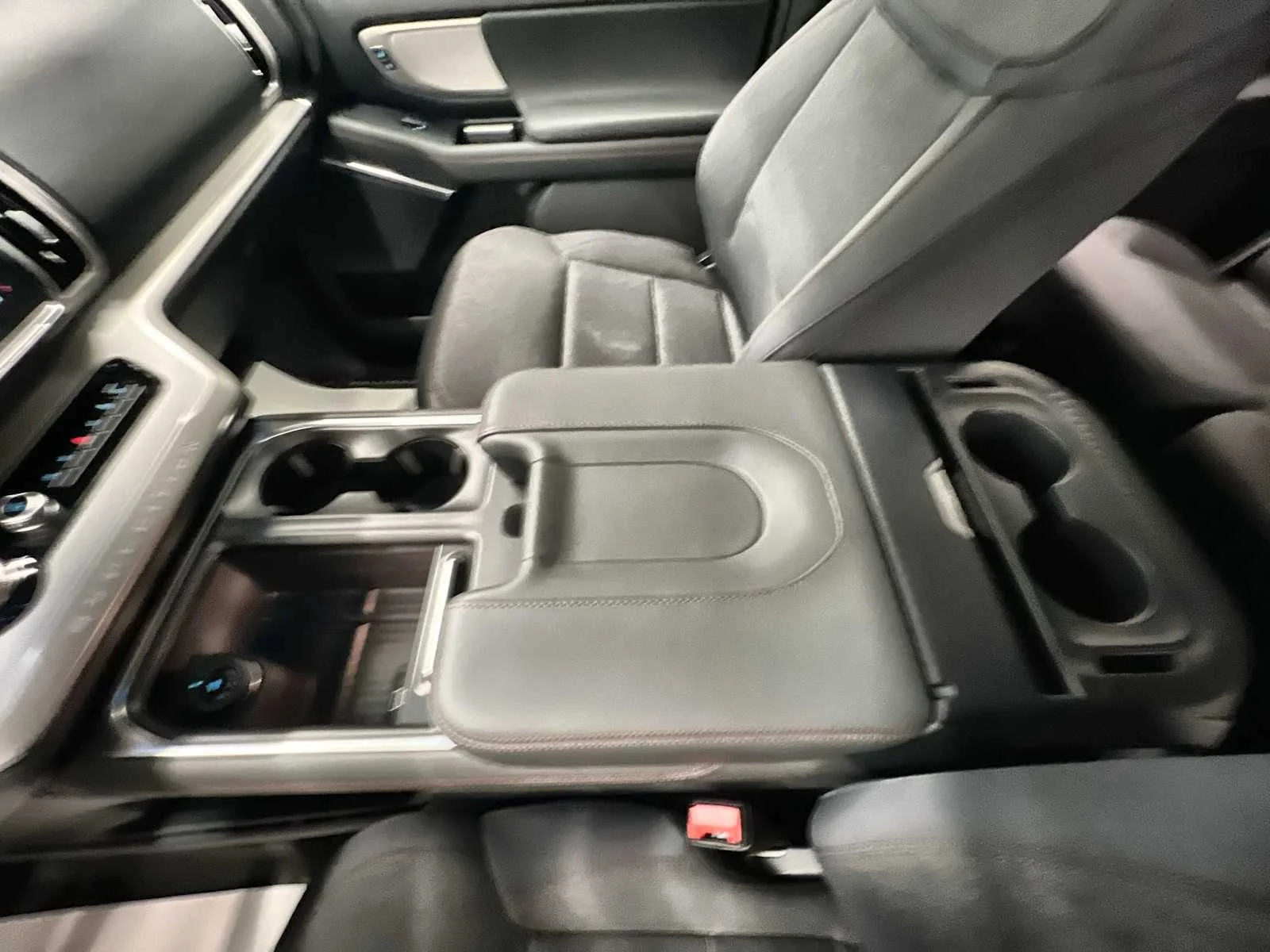 New 2025 Glacier Gray Metallic TriCoat Ford Active image 22