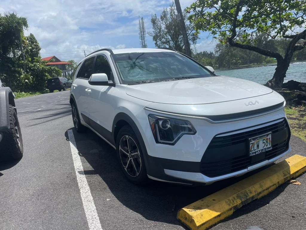 Used 2023 White Kia EX image 8