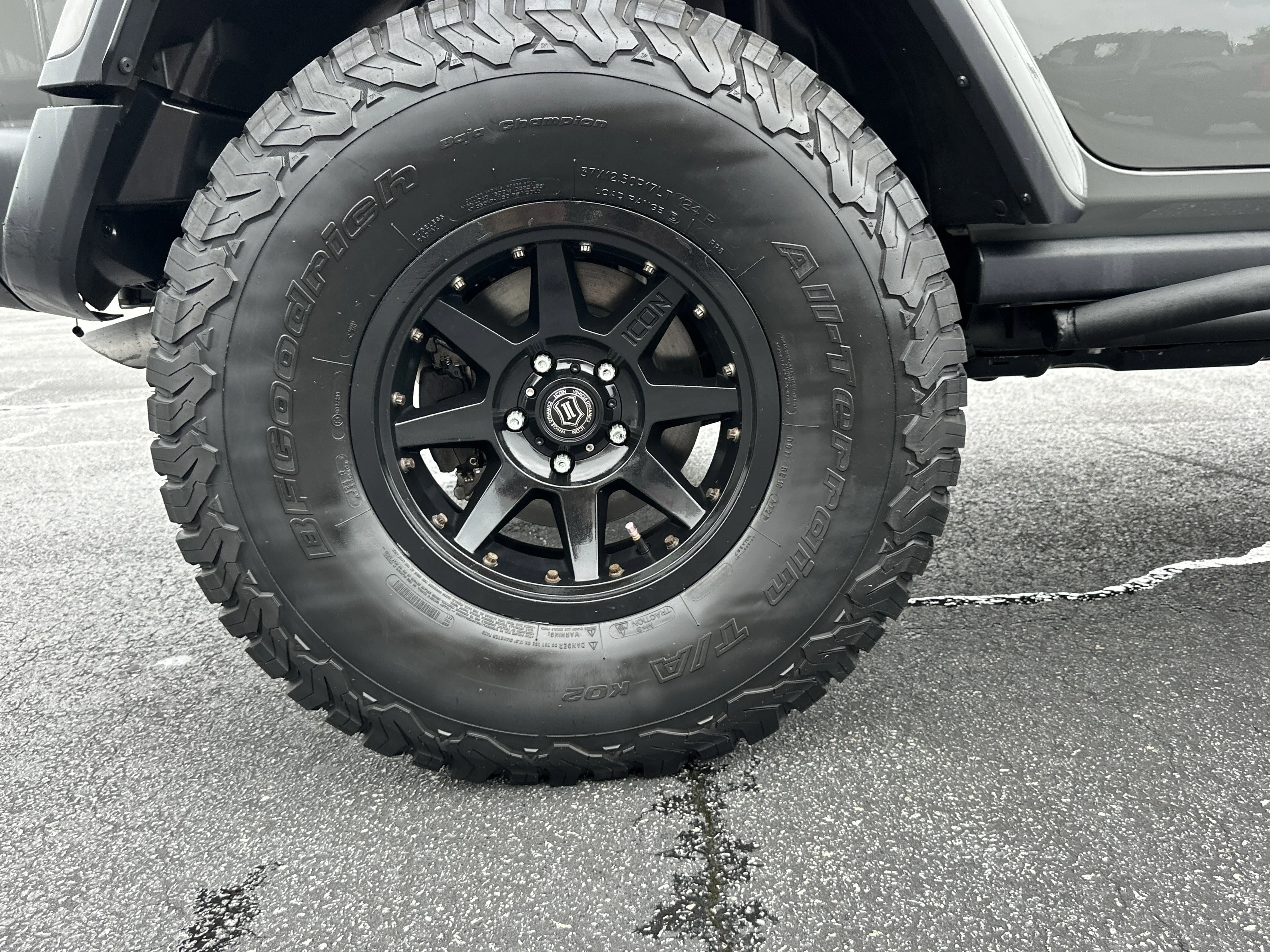 Used 2019 Sting-Gray Clear Coat Jeep Rubicon image 17