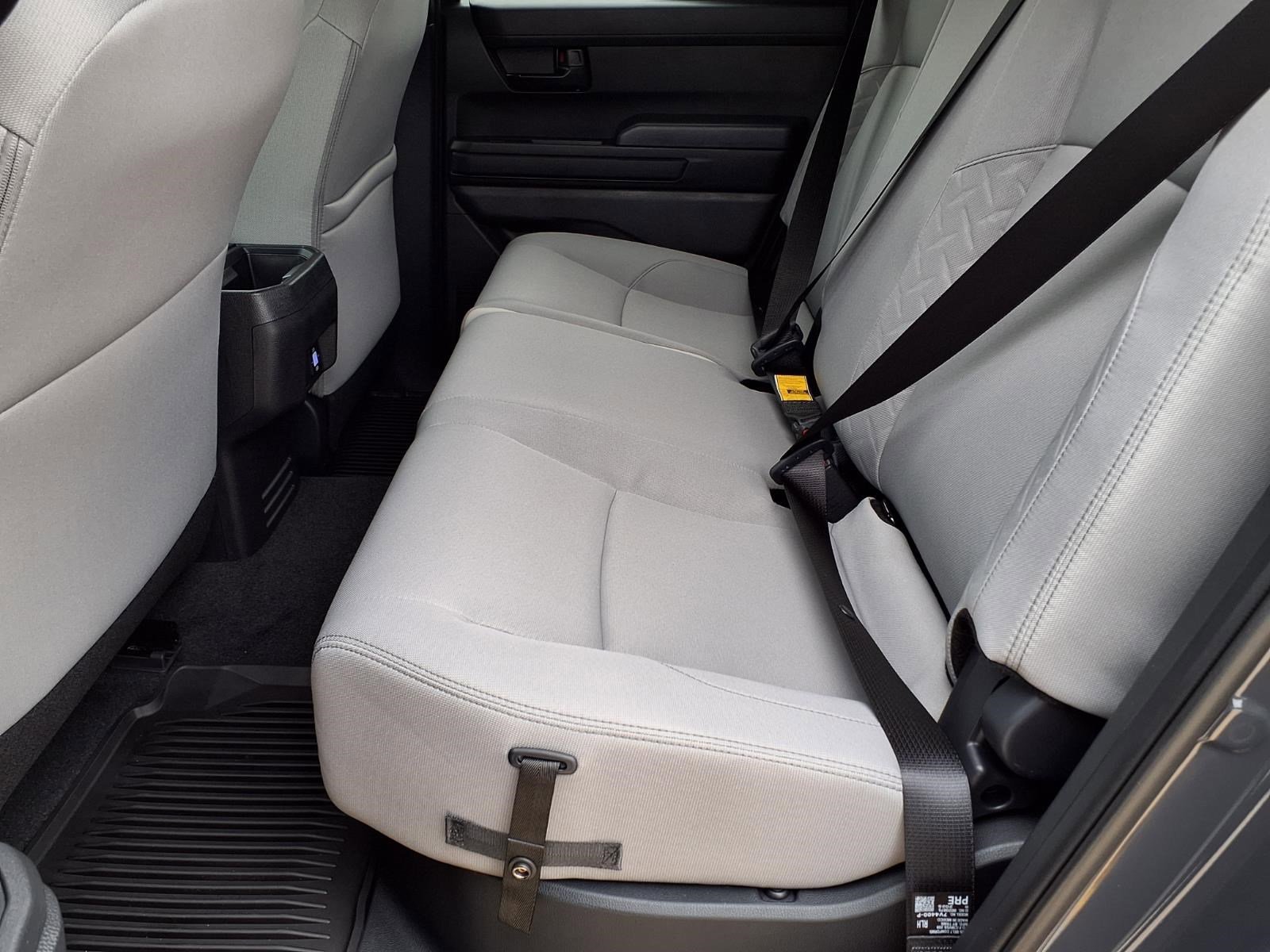 2026 Toyota Tacoma SR5 - Photo 8