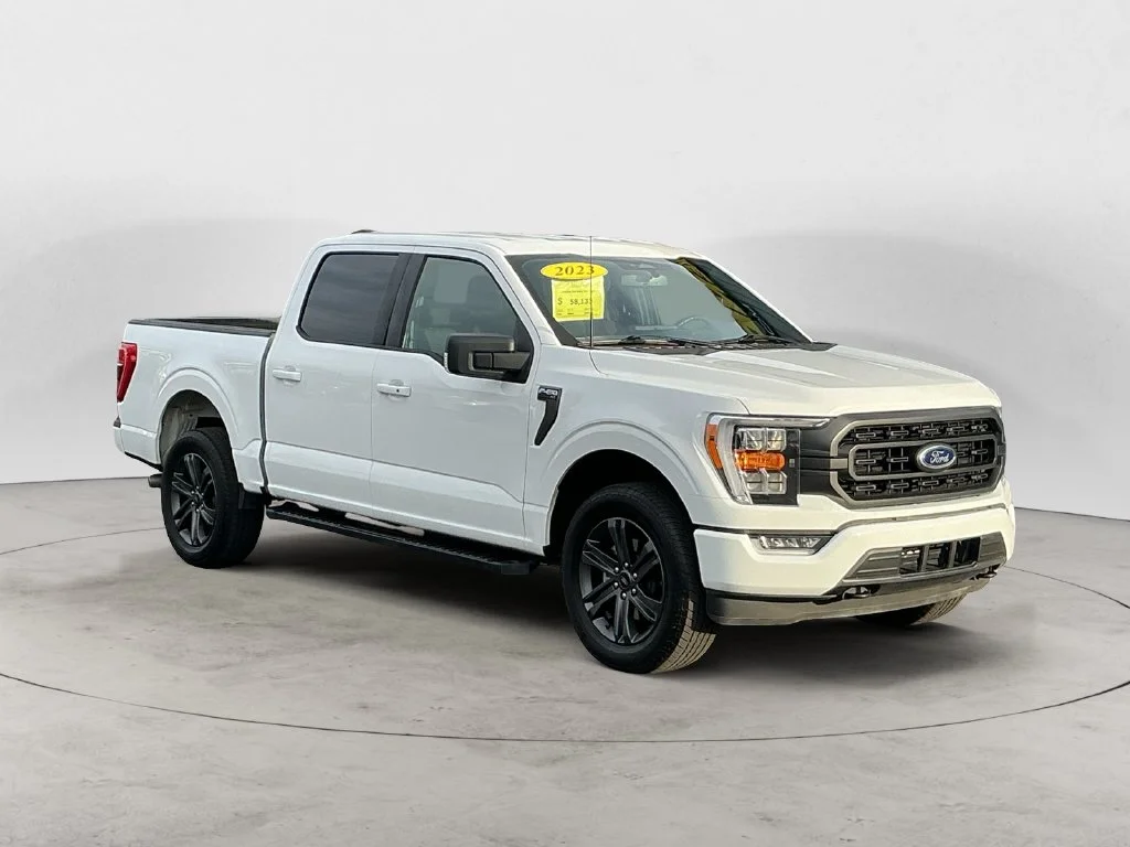 Used 2023 White Ford XLT image 3