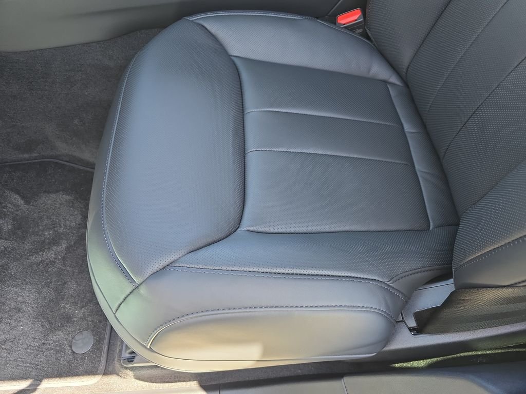 New 2026 Carpathian Grey Land Rover Dynamic SE image 30