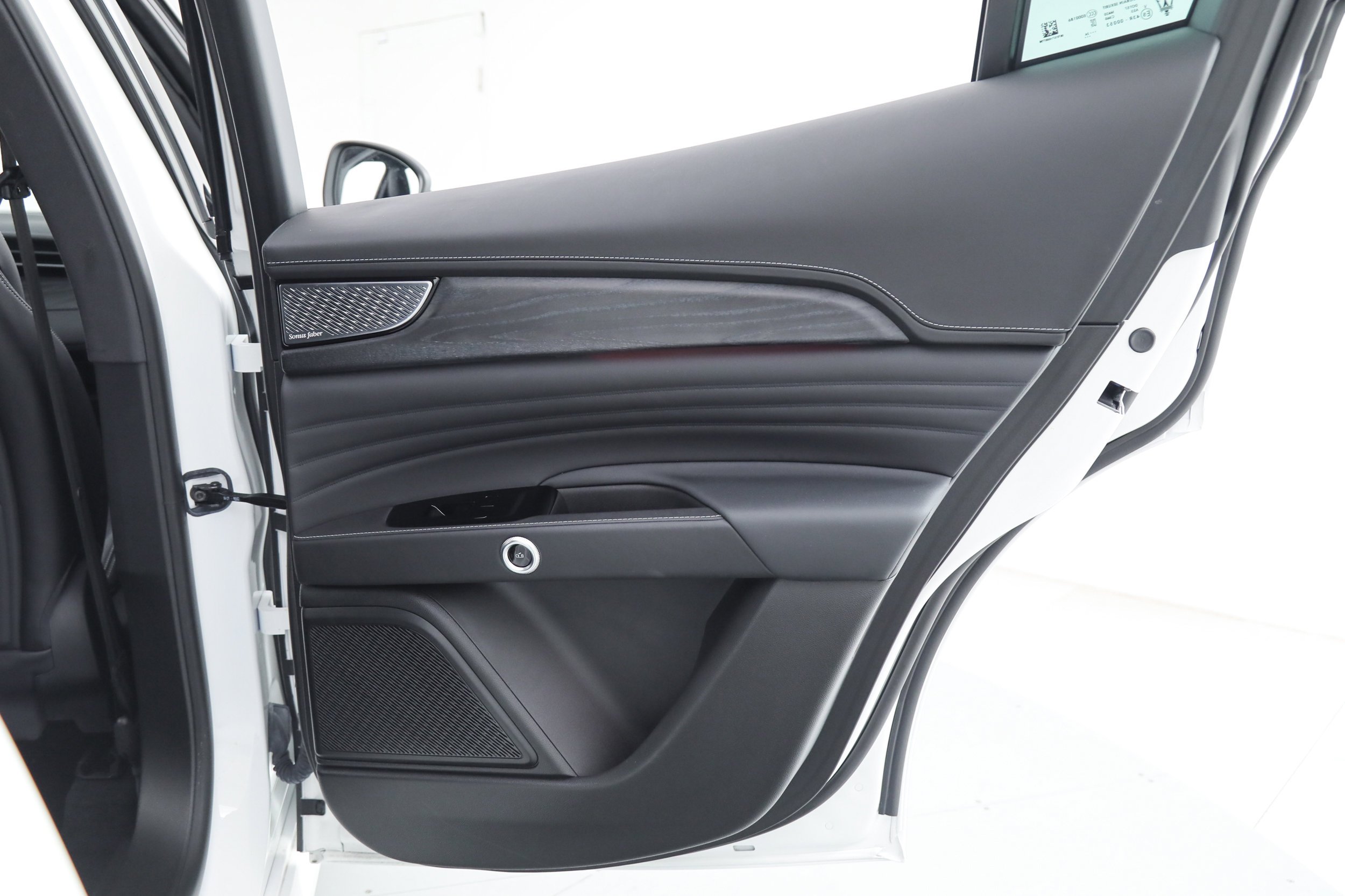 New 2025 White Maserati  image 15