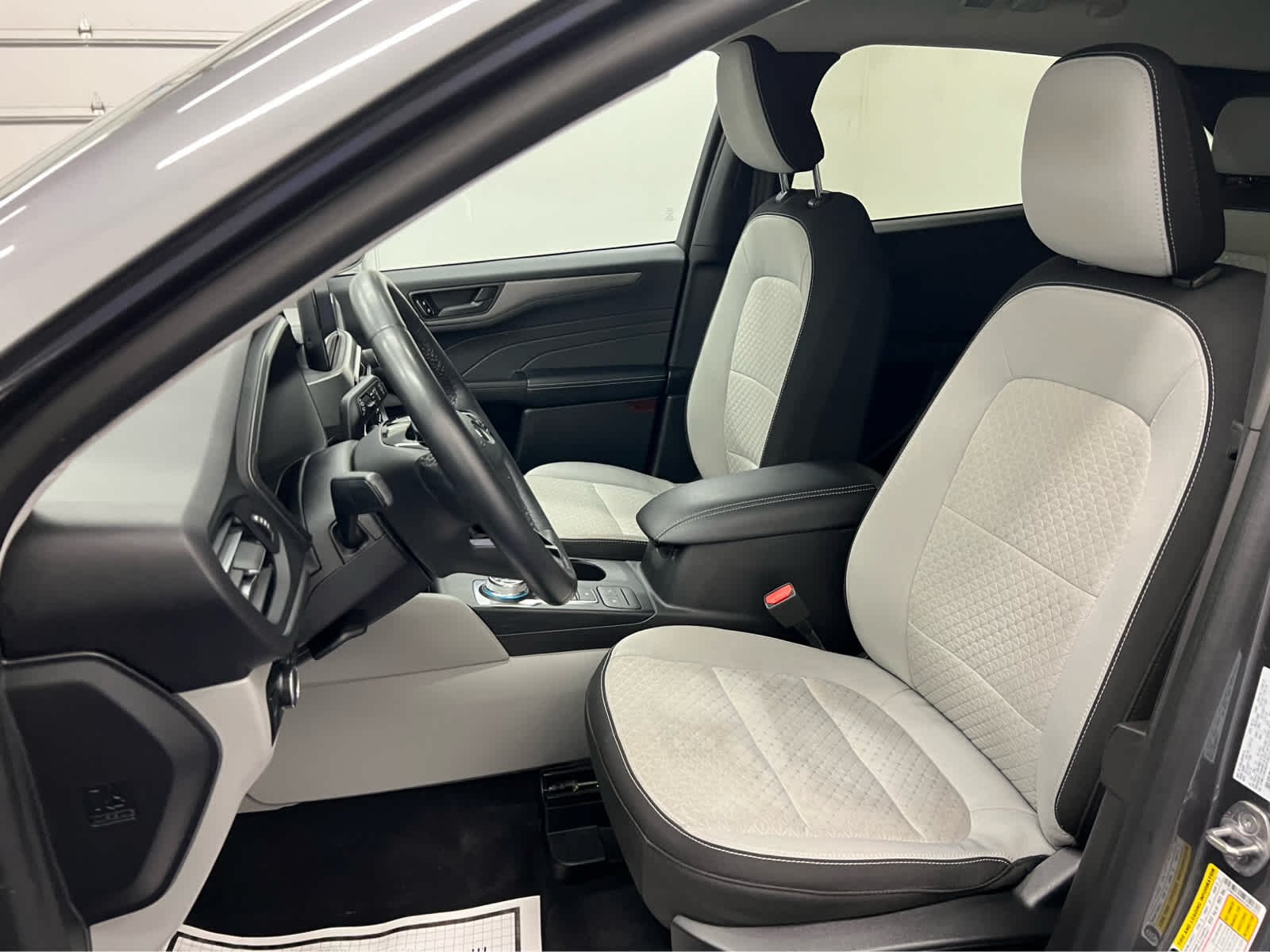 Used 2023 Carbonized Gray Ford Active image 5