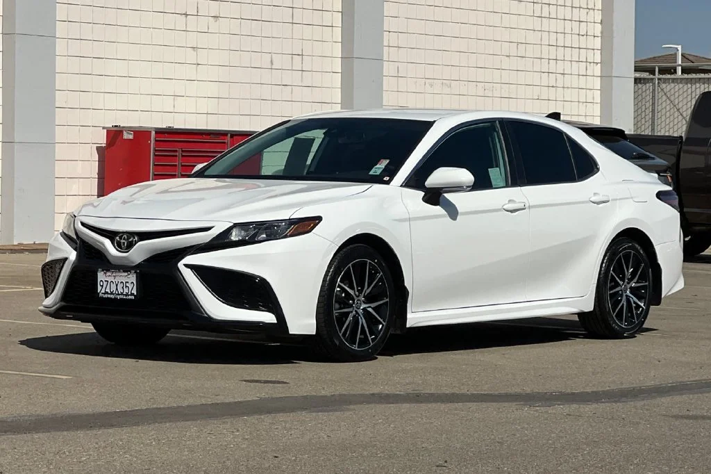 Used 2024 White Toyota SE image 10