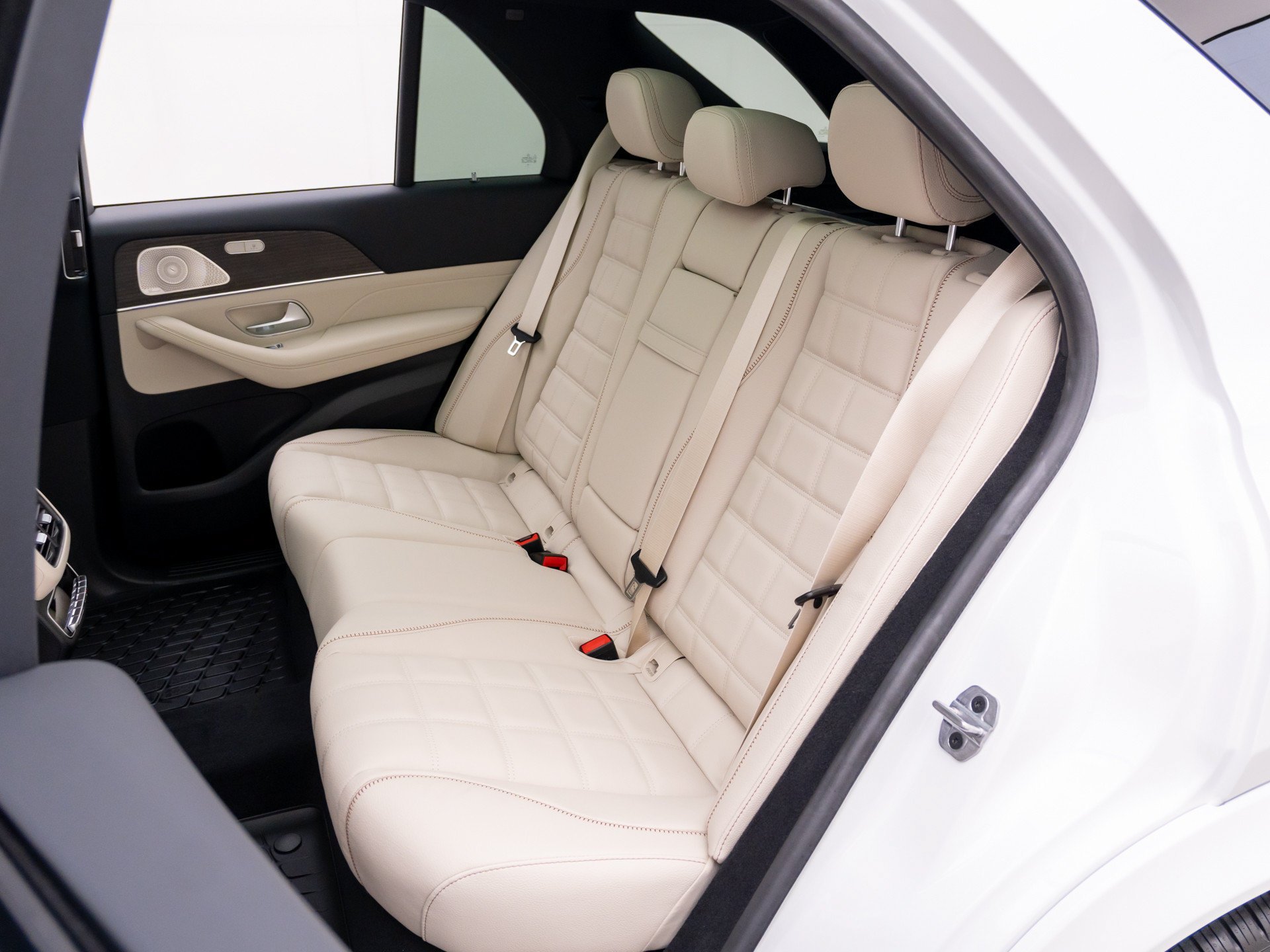 New 2027 White Mercedes-Benz GLE 450 image 62