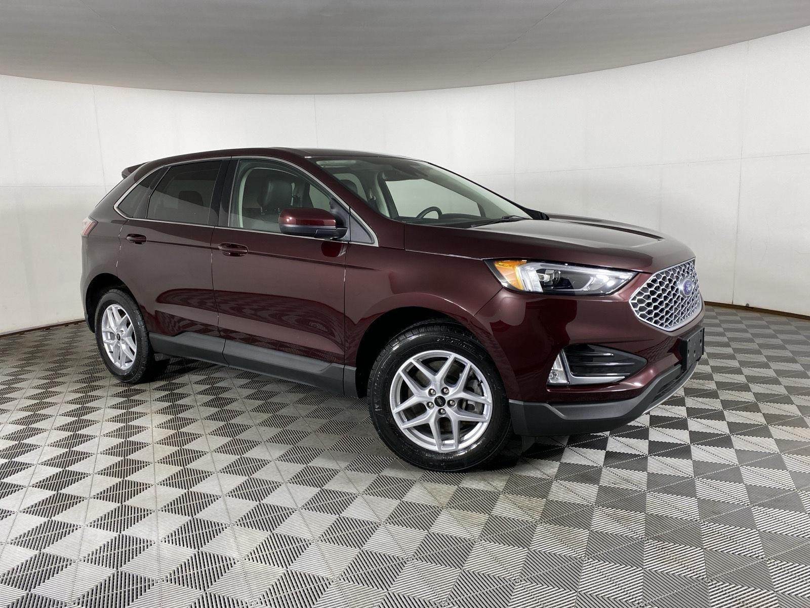 Used 2024 Burgundy Velvet Metallic Tinted Clearcoat Ford SEL image 15