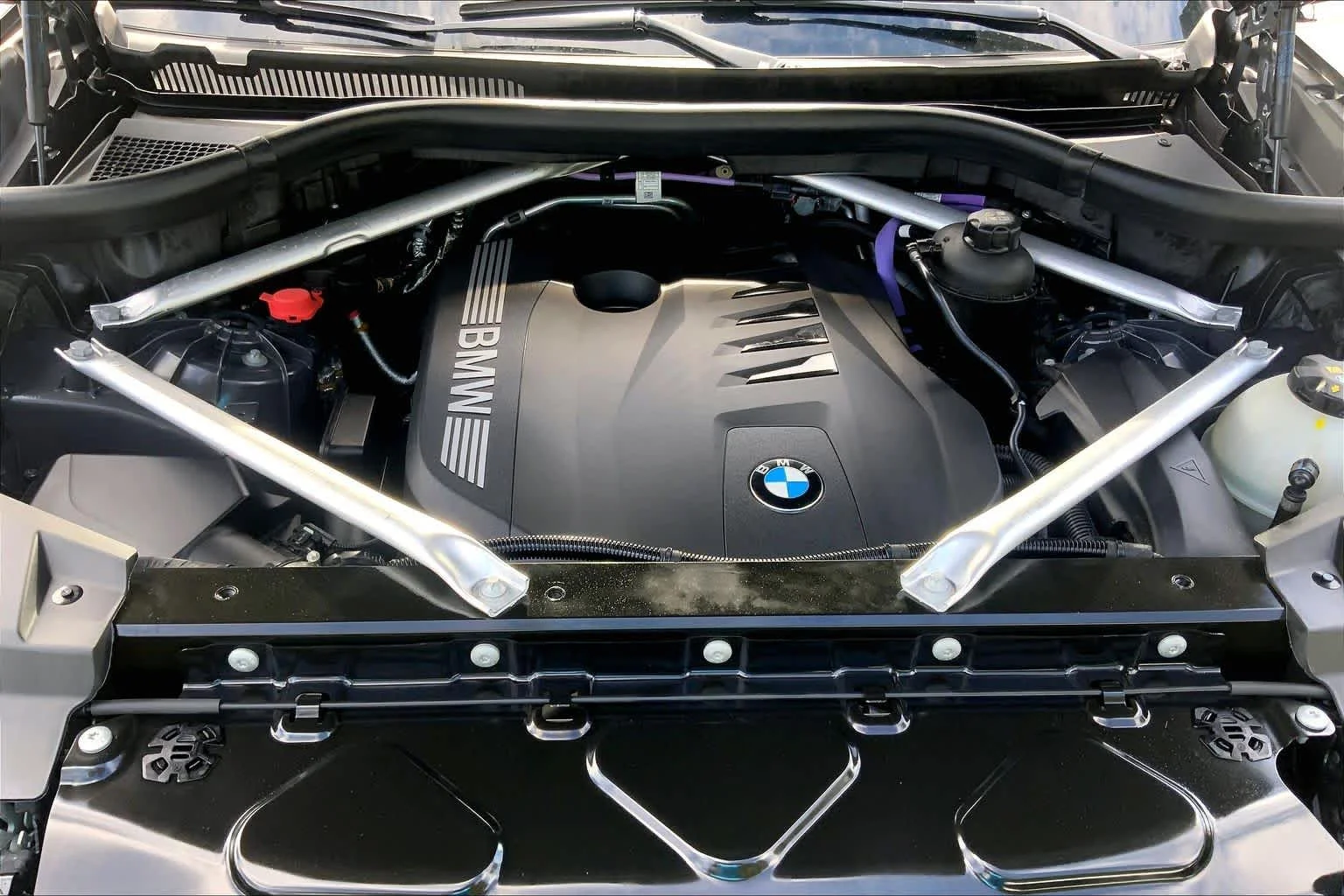 Used 2024 Gray Metallic BMW xDrive40i image 31