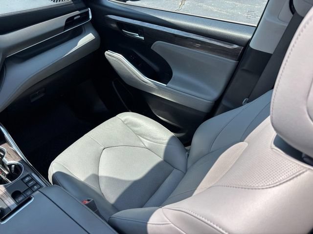 Used 2023 Gray Toyota Limited image 17