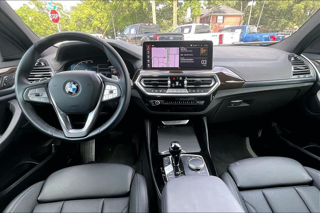 Used 2025 White BMW xDrive30i image 6