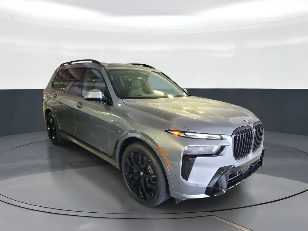 New 2027 Skyscraper Grey Metallic BMW xDrive40i image 2