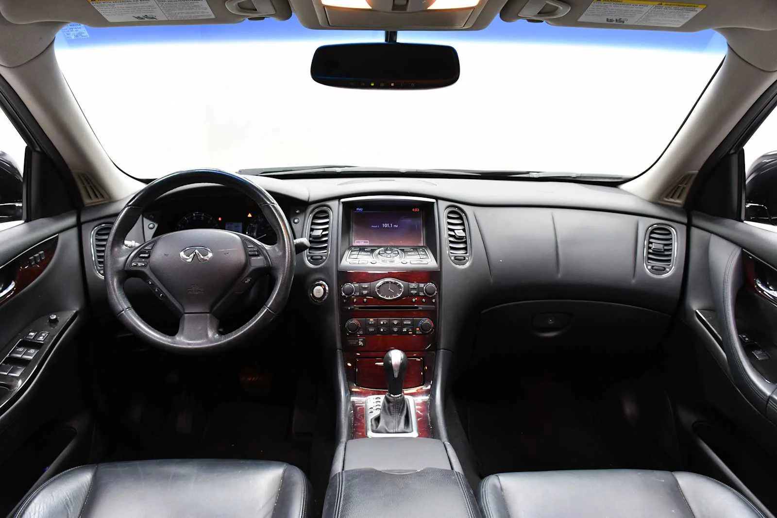 Used 2017 Graphite Shadow INFINITI  image 17