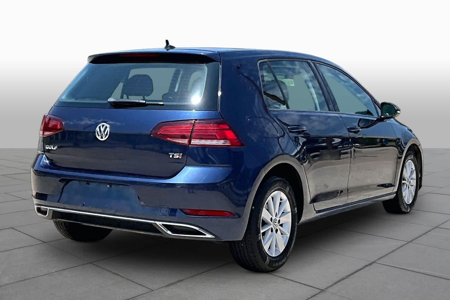 Used 2018 Night Blue Metallic Volkswagen S image 13