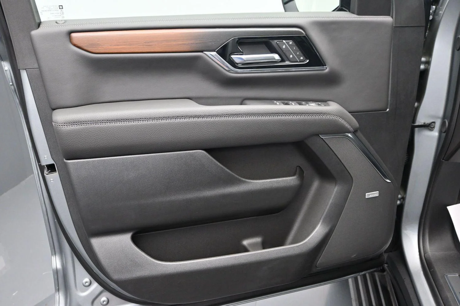New 2026 Sterling Metallic GMC Denali image 26