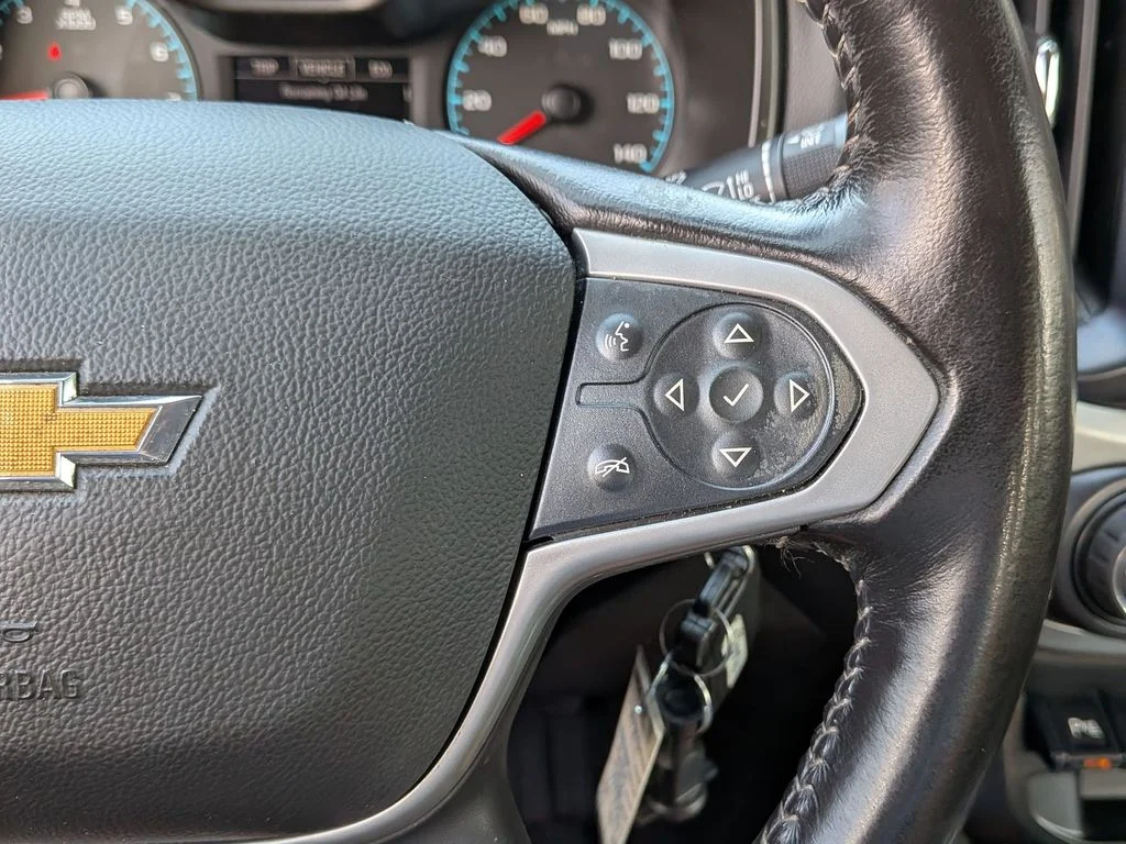 Used 2022 White Chevrolet LT image 15