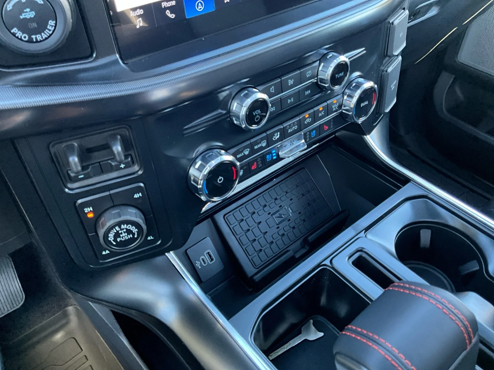 New 2026 SHELTER GREEN Ford Raptor image 17