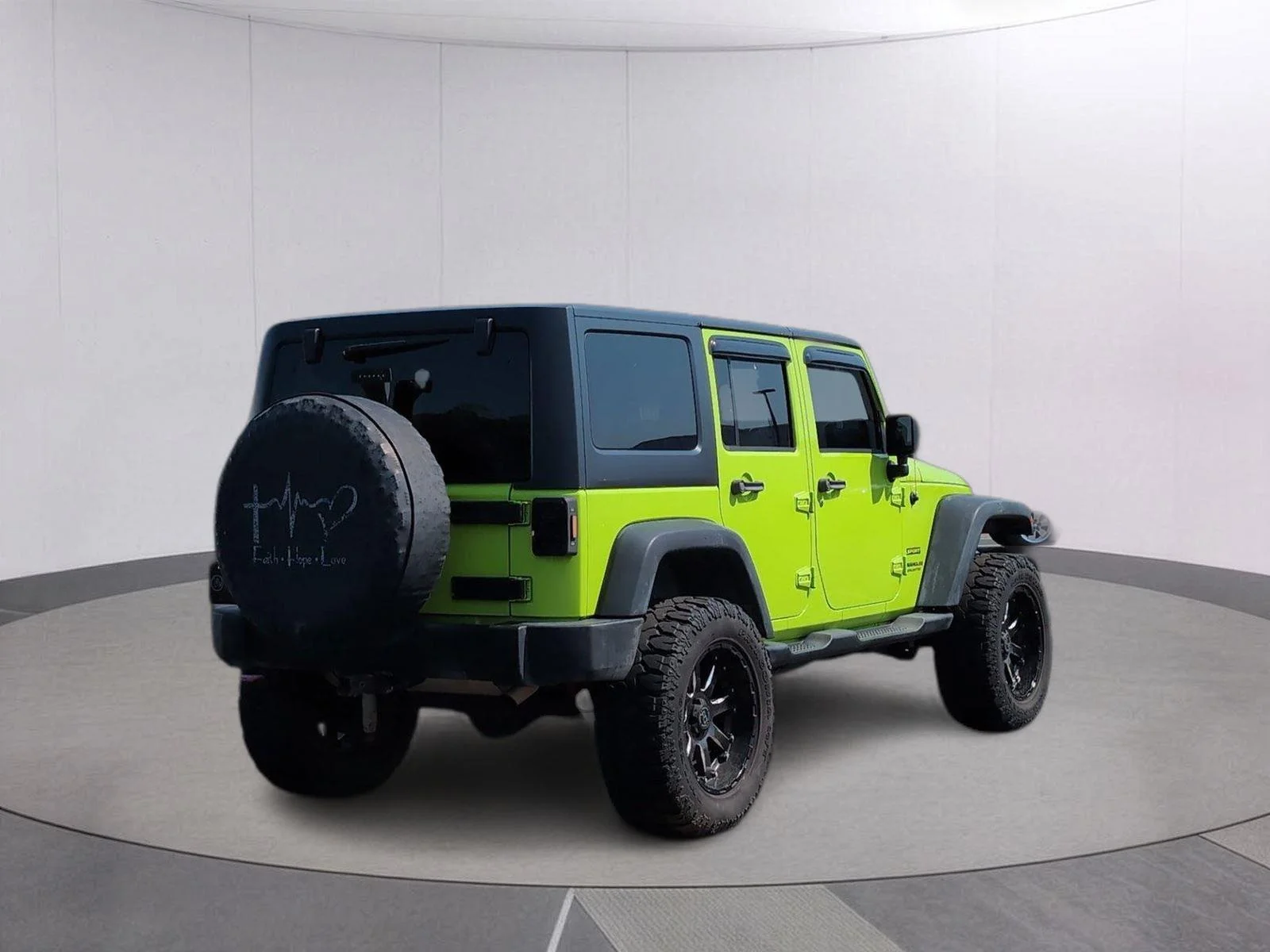 Used 2013 Gecko Pearl Jeep Sport image 6