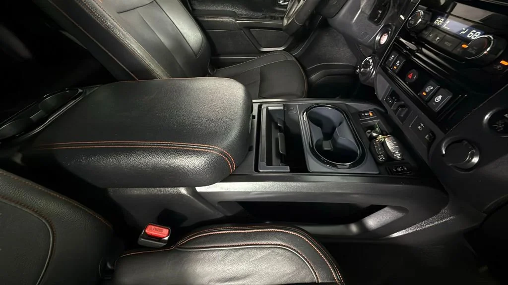 Used 2021 Black Nissan Crew Cab PRO-4X 4x4 image 39