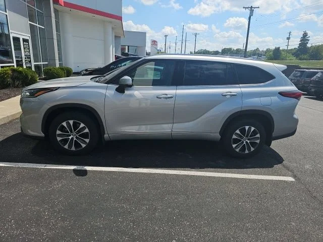 Certified Used 2021 Celestial Silver Metallic Toyota XLE image 14