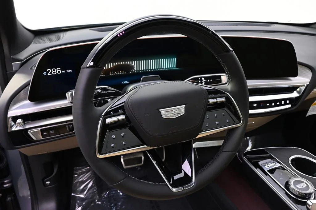 2025 Cadillac LYRIQ Luxury 3 - Photo 12