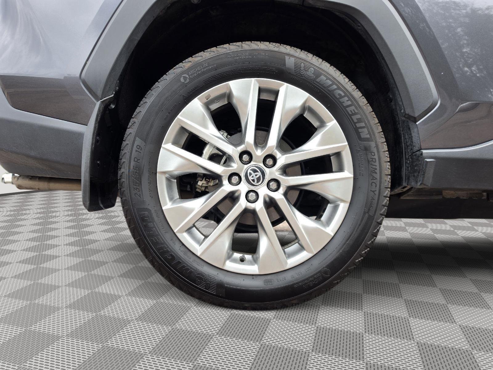 Certified Used 2024 Magnetic Gray Metallic Toyota XLE Premium image 27