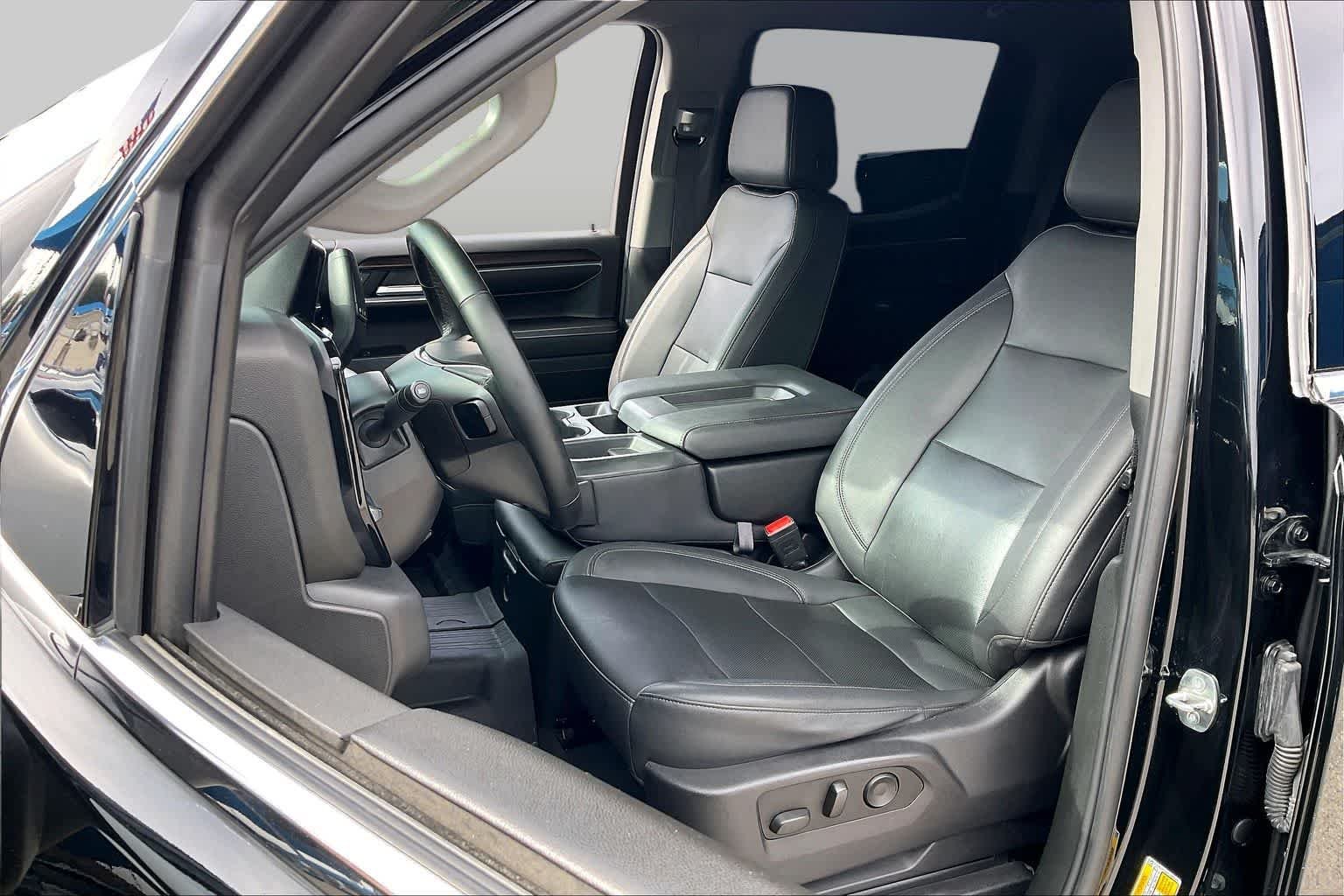 Used 2023 Onyx Black GMC SLT image 9