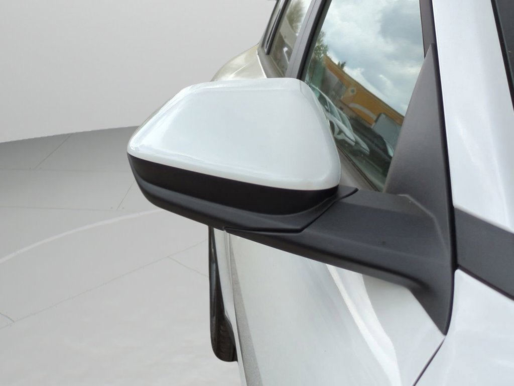 New 2026 Snow White Pearl Kia LXS image 12