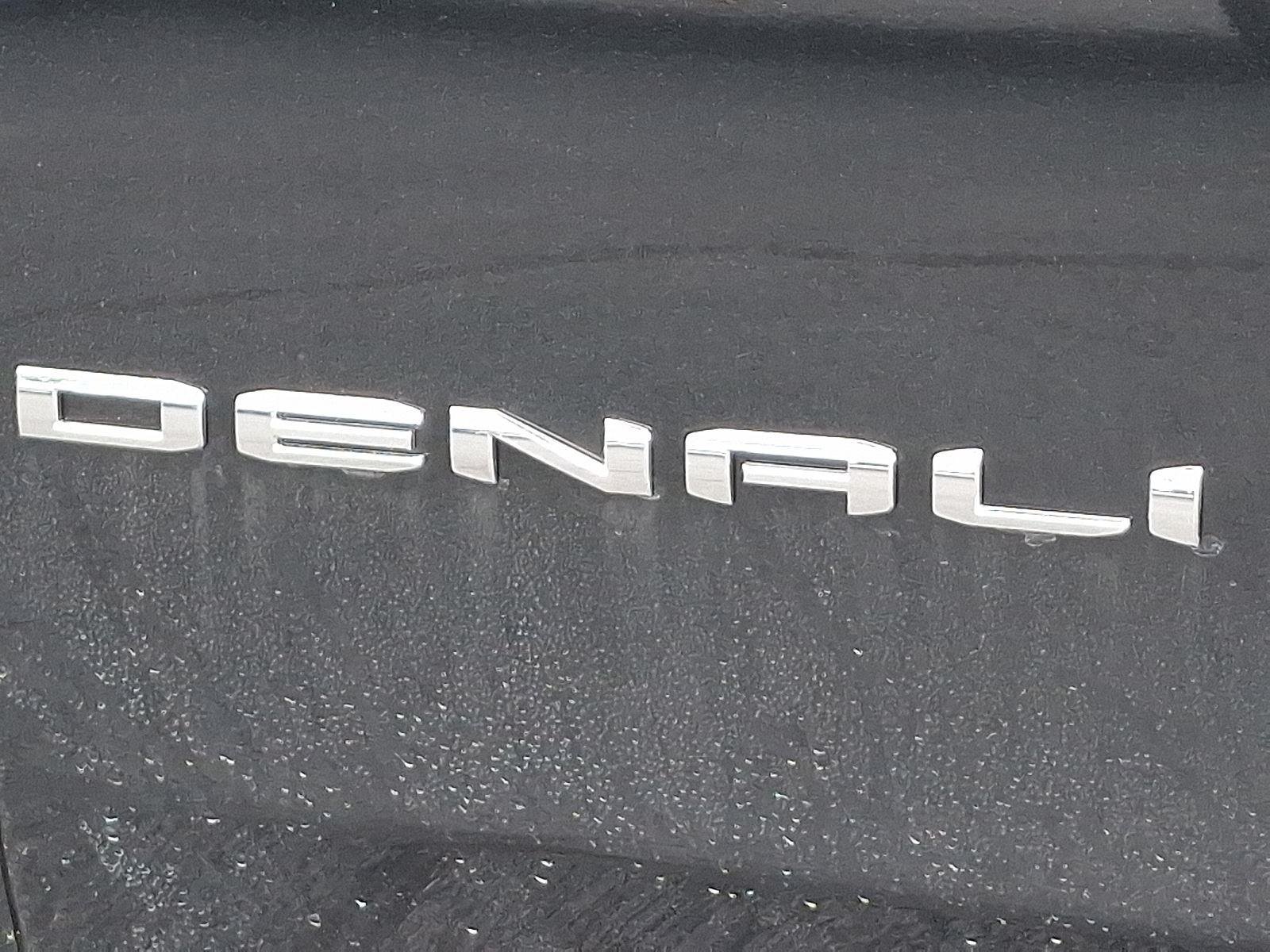 2025 GMC Yukon XL Denali - Photo 12