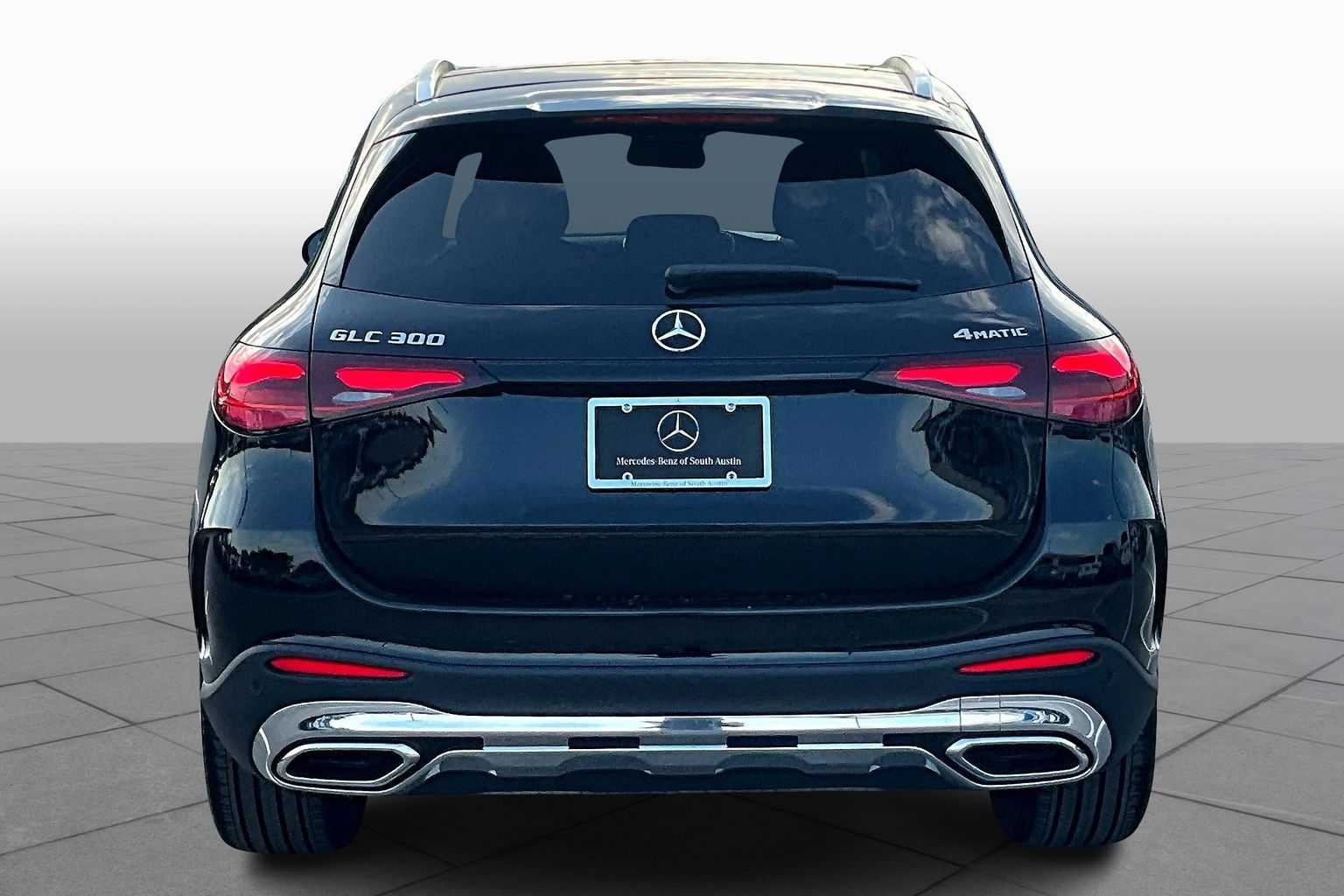 New 2026 Black Mercedes-Benz GLC 300 image 4