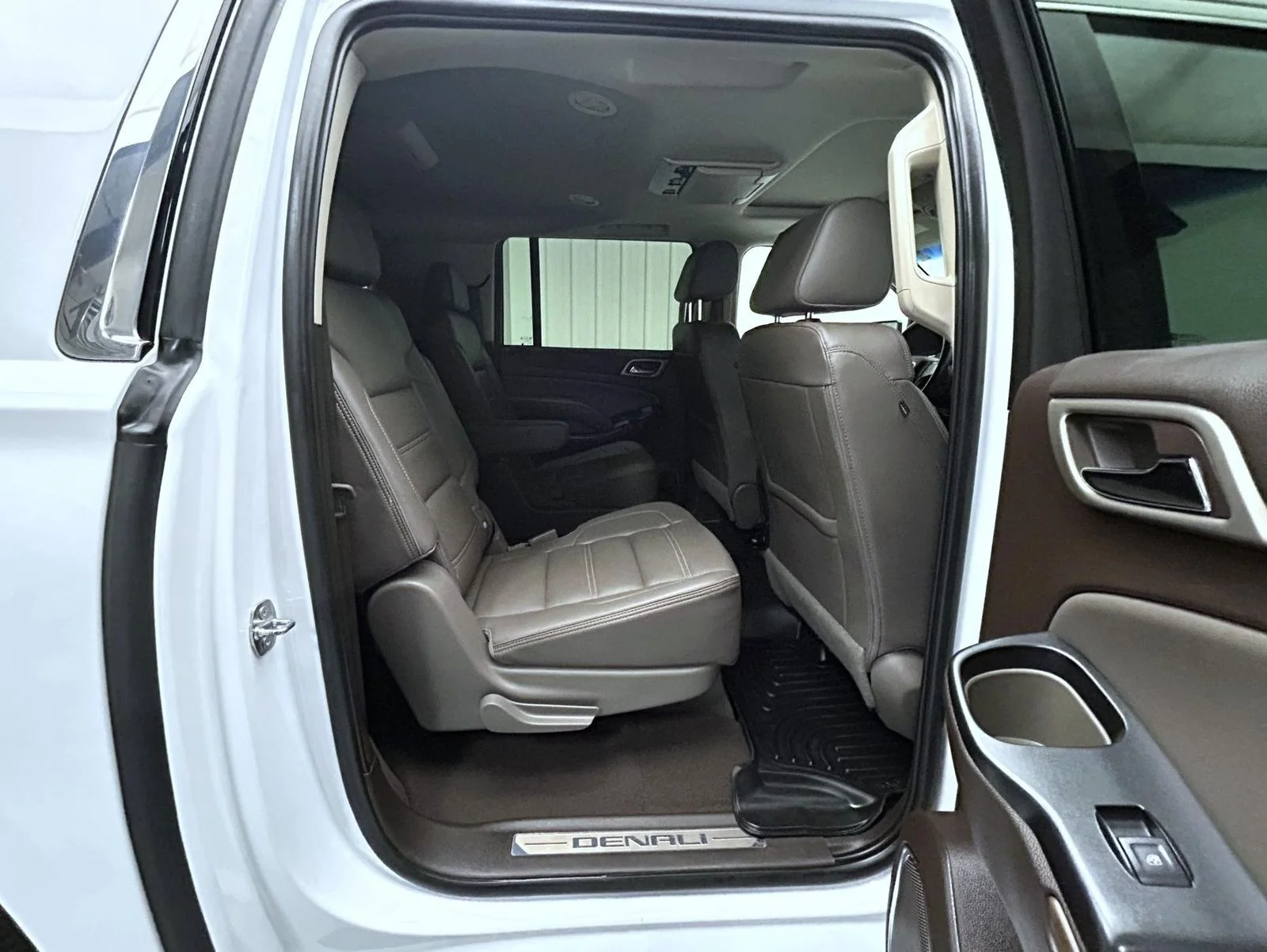 Used 2019 White GMC Denali image 18