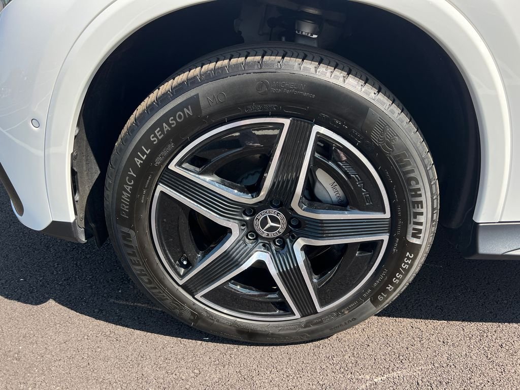 Certified Used 2025 White Mercedes-Benz GLC 300 image 30